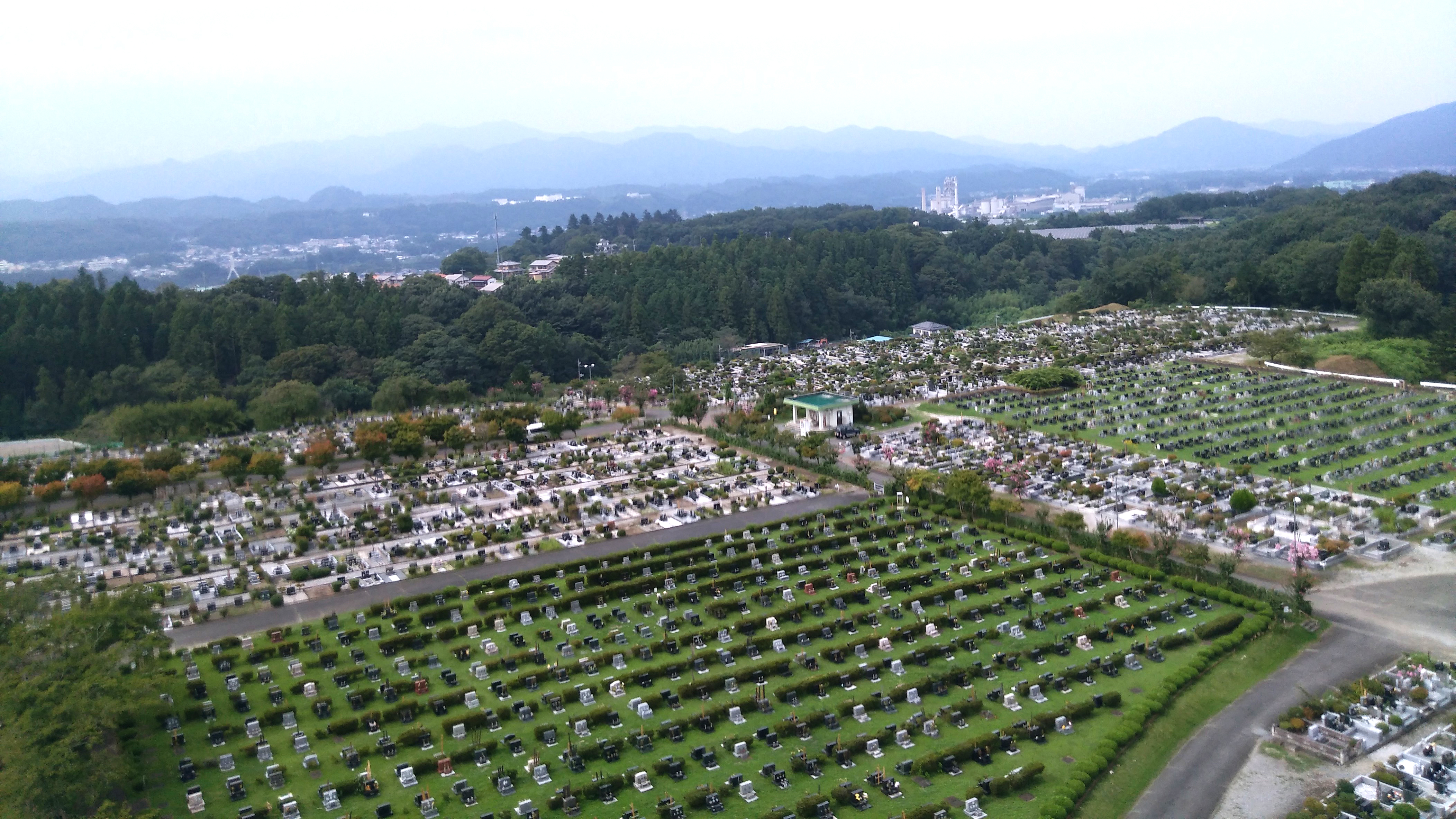 上空から見た秩父聖地公園やすらぎの丘